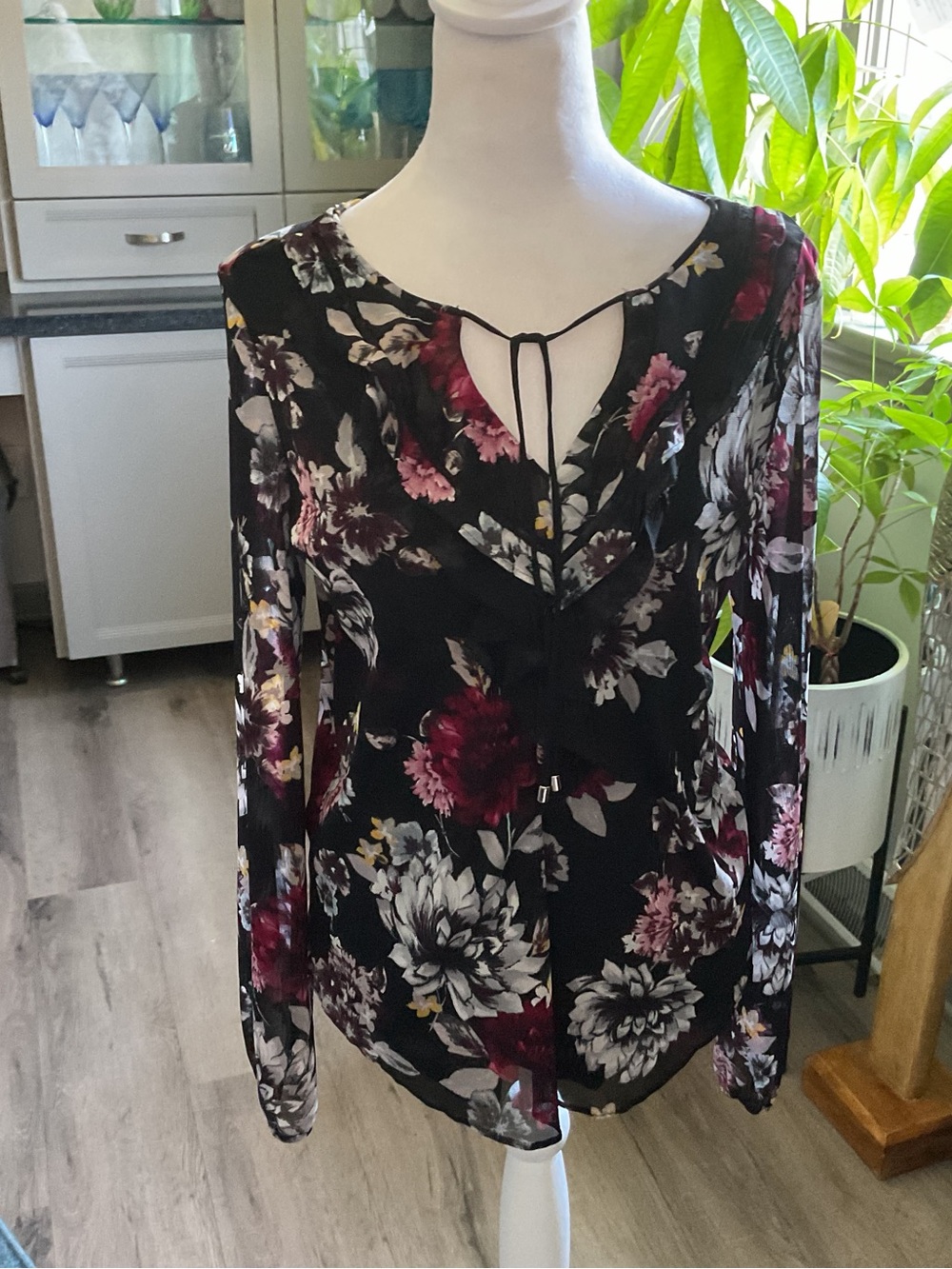 White House Black Market Black Floral Tie-Front Long Sleeve Blouse